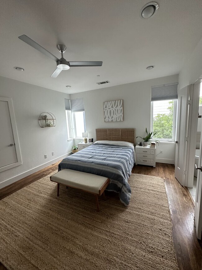 Building Photo - 5705 Bryan Pkwy