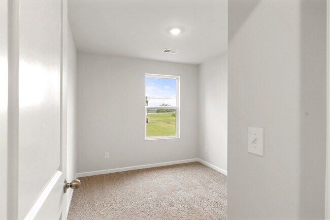 Building Photo - 130 Mattie Ct