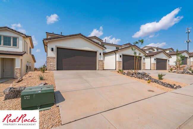 Building Photo - Townhome in Hurricane Heights!