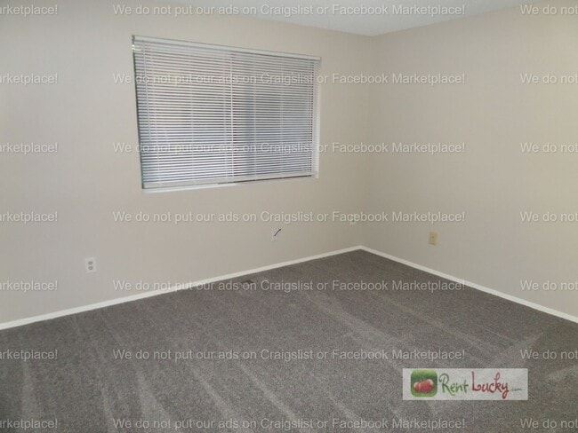 Building Photo - Freshly Updated 3-Bedroom Duplex w/Attached Garage in Great Federal Way Location!!