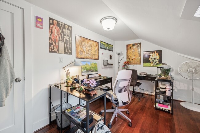 Building Photo - 4800 Berwyn Rd