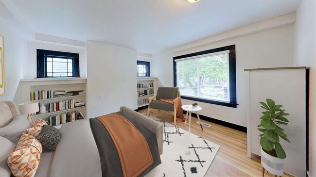 Building Photo - 6389 N Commercial Ave