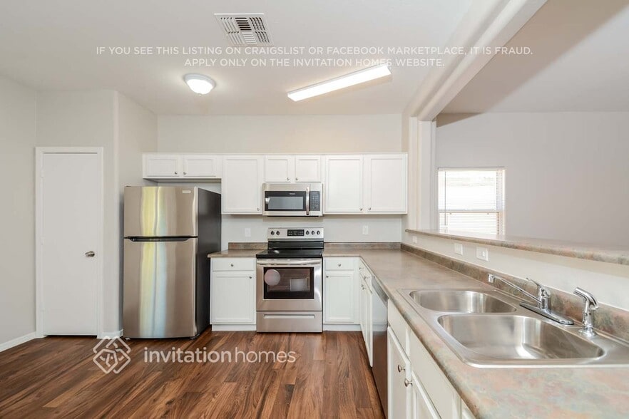 Building Photo - 15350 W Port Au Prince Ln
