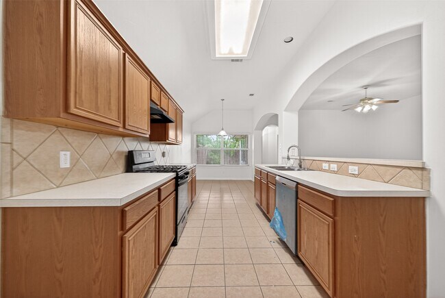 Building Photo - 13006 Rose Landing Dr