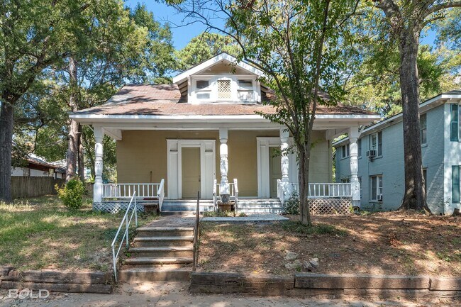 Building Photo - 546 Dalzell St
