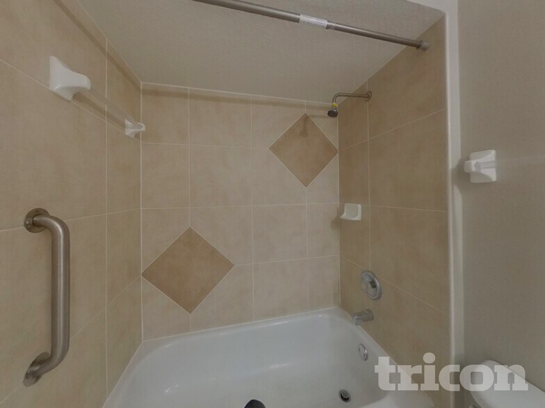 Building Photo - 1181 Creekview Ct