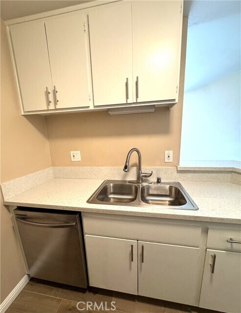 Building Photo - 660 The Village