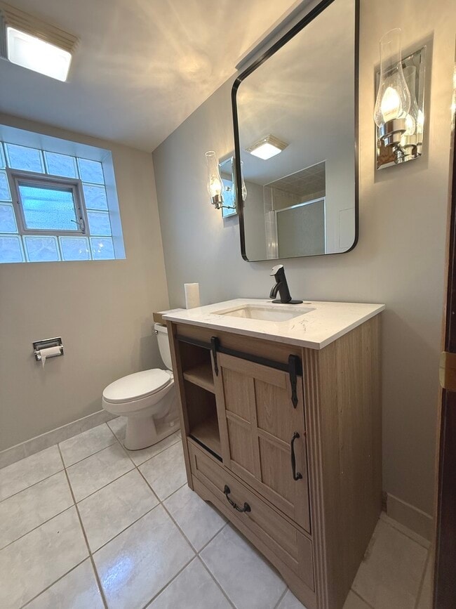 Building Photo - 6944 W 106th Pl