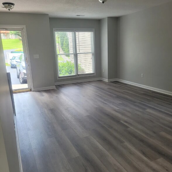 Building Photo - 2405 King Arthurs Ct