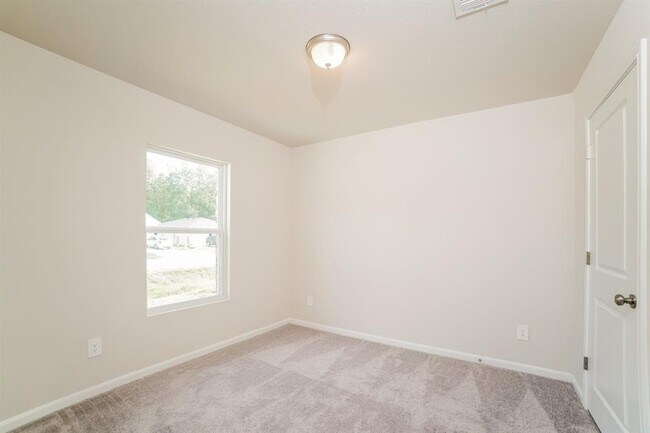 Building Photo - 15774 Del Norte Dr
