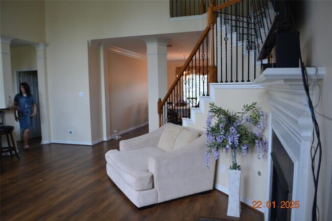 Building Photo - 8307 Red Rooster Ln