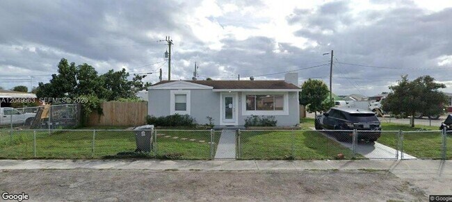 Building Photo - 1008 Elm Rd