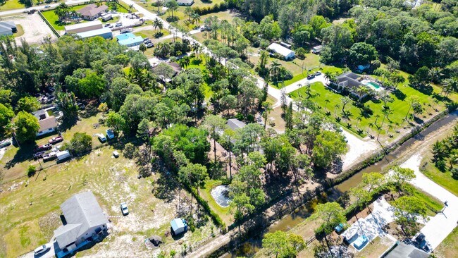 Building Photo - 13619 57th Pl N