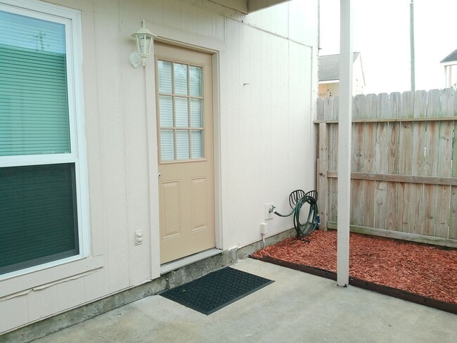 Building Photo - 6702 Everhart Rd