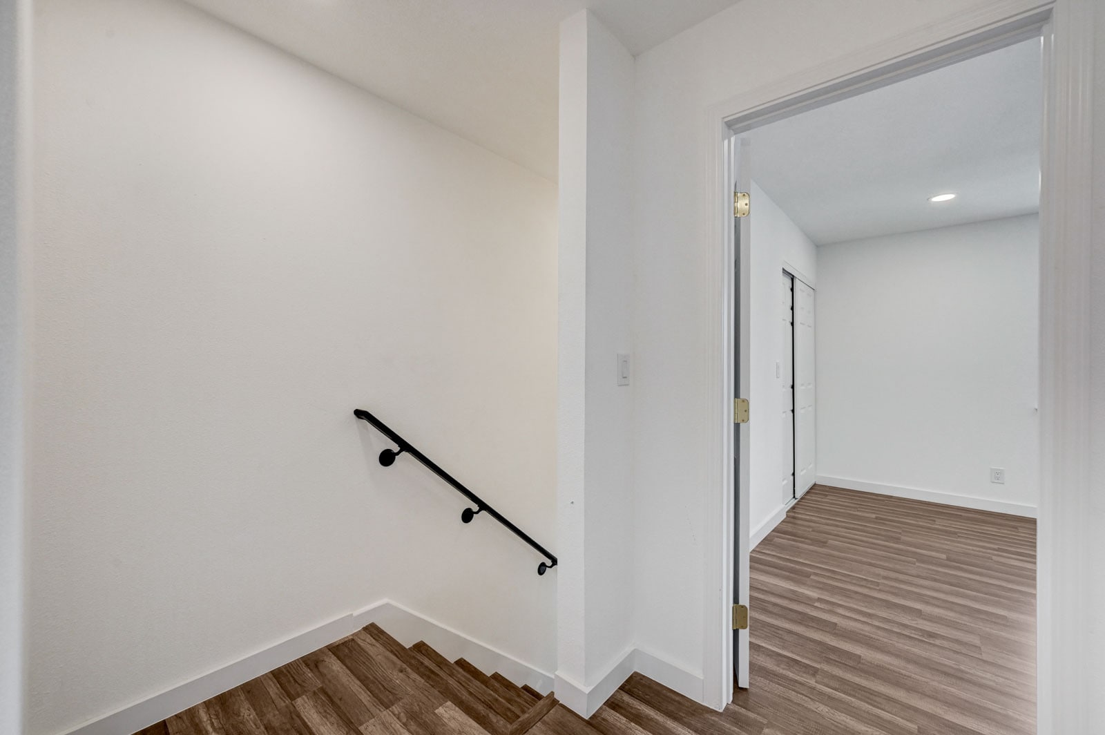 Building Photo - 571 Greenbriar Townhouse Way
