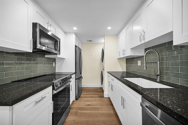 Building Photo - 2451 Brickell Ave