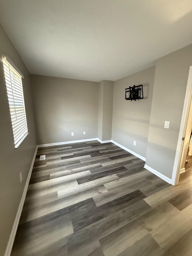 Building Photo - 7806 Barkwood Dr