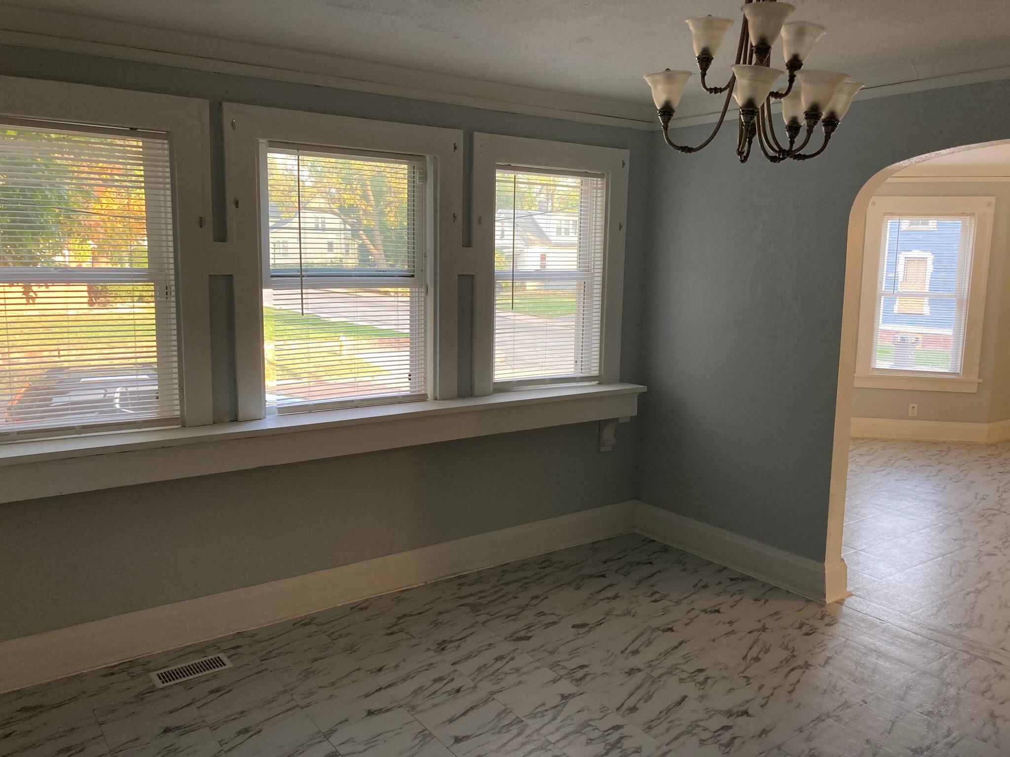 Building Photo - 501 W Columbia Ter