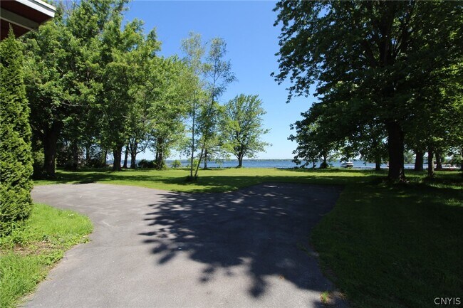 Building Photo - 6363 Muskrat Bay Rd