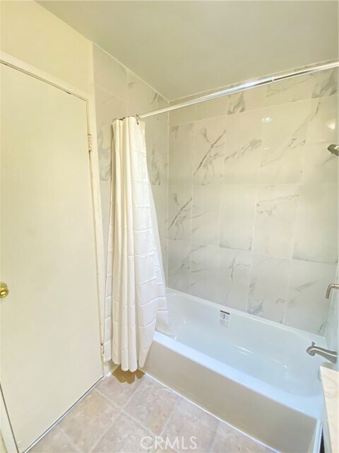 Building Photo - 2153 W Brownwood Ave