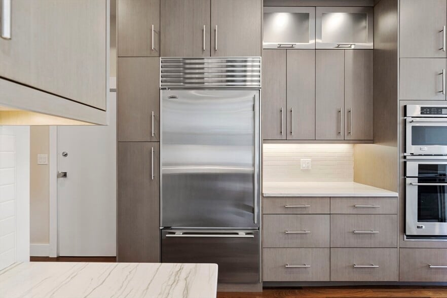 Building Photo - 132 Boylston St