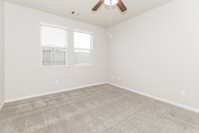 Building Photo - 9446 Green Mills Dr