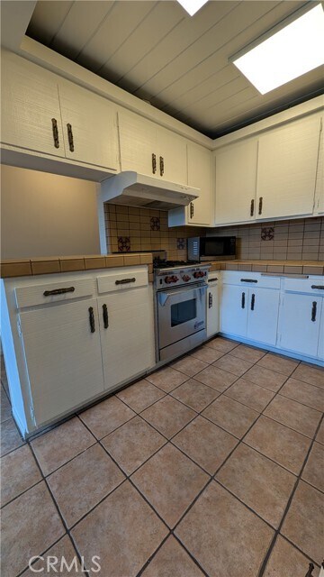 Building Photo - 546 Griswold Ave