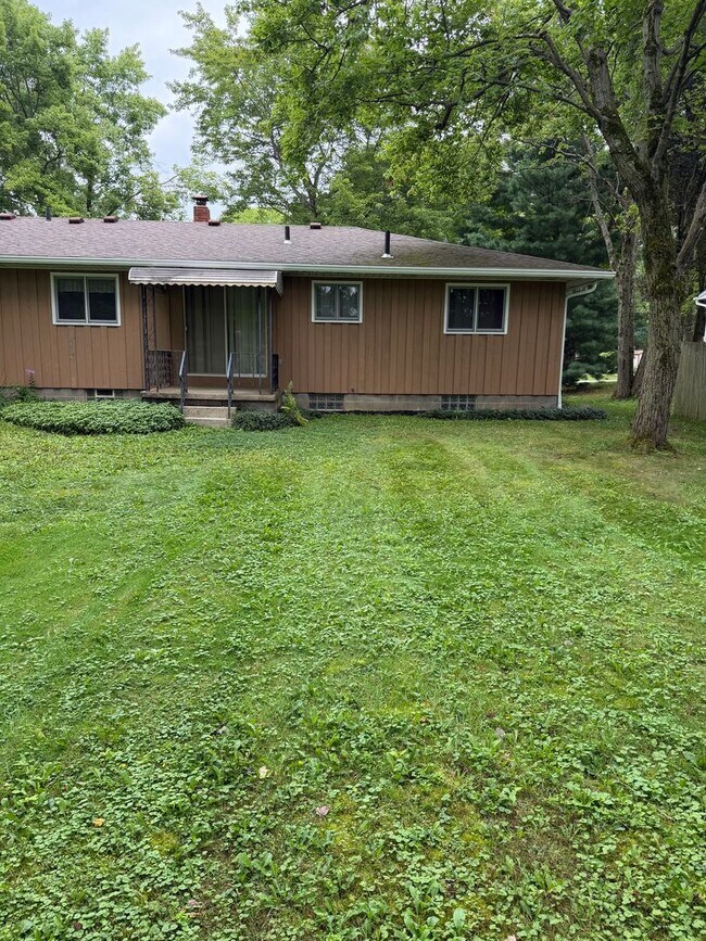 Building Photo - 4748-4752 Sunnyside Drive