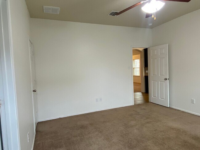 Building Photo - 3 BEDROOM, ACADEMY ISD