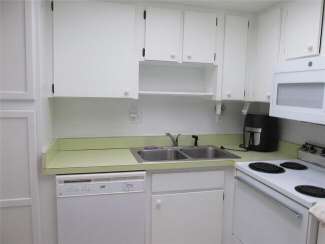 Building Photo - 612 Bird Bay Dr S