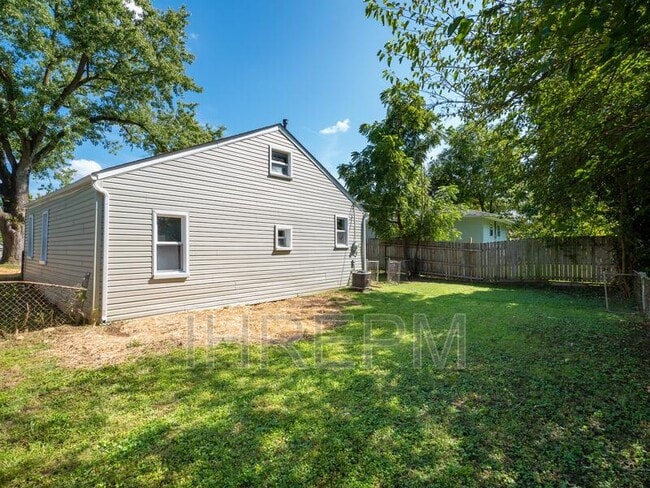 Building Photo - 235 Southard Dr