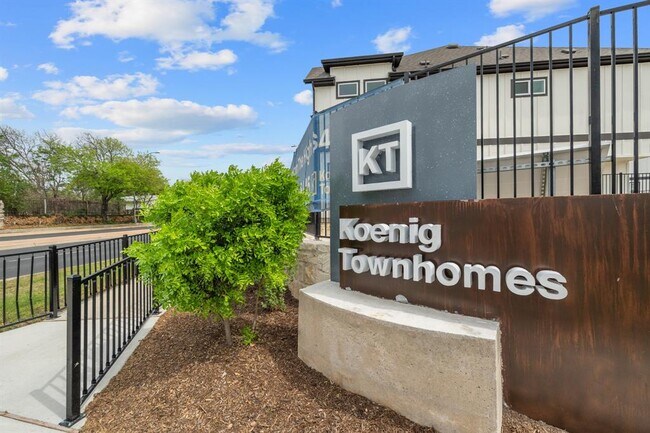 Building Photo - 200 W 56th St