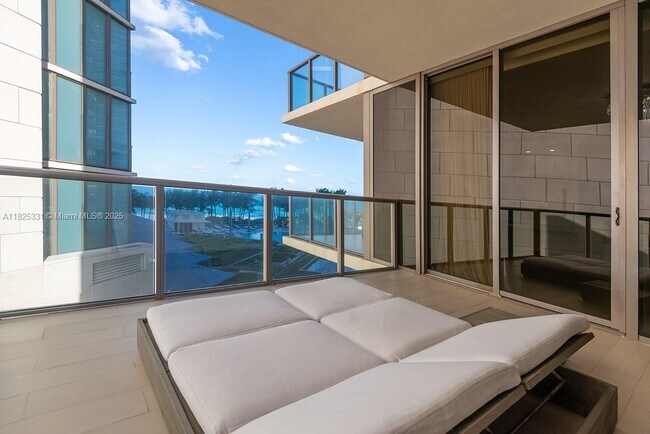 Building Photo - 9701 Collins Ave