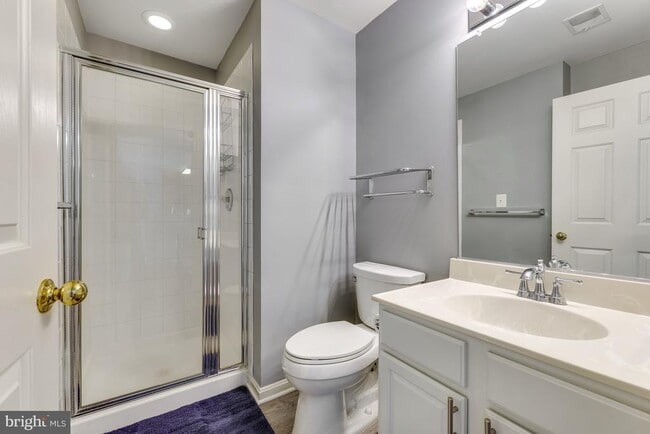 Building Photo - 521 Constellation Square SE