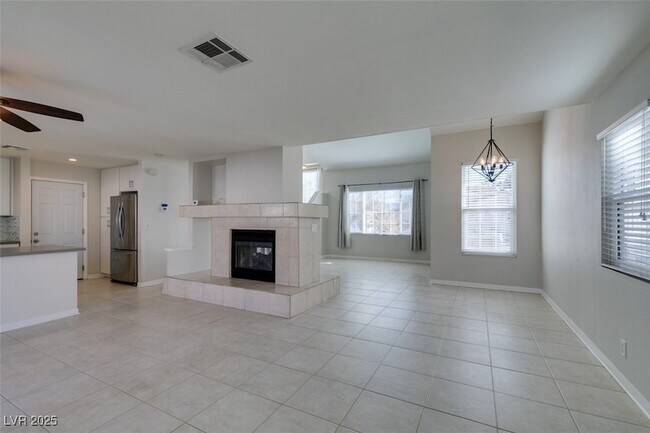 Building Photo - 225 Comanche Pl