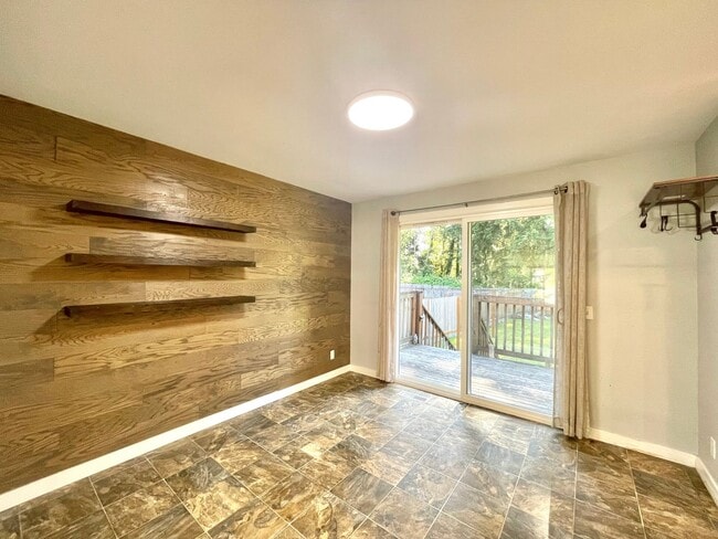 Building Photo - SIlverlake SFH with AC for rent