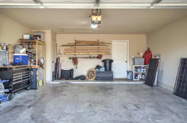 Building Photo - Prime Location! 3 bed/ 2 bath! Coming Soon!