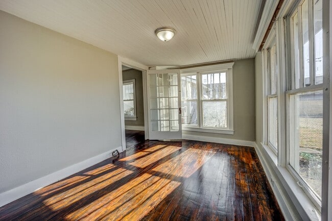 Building Photo - 419 N 23rd St