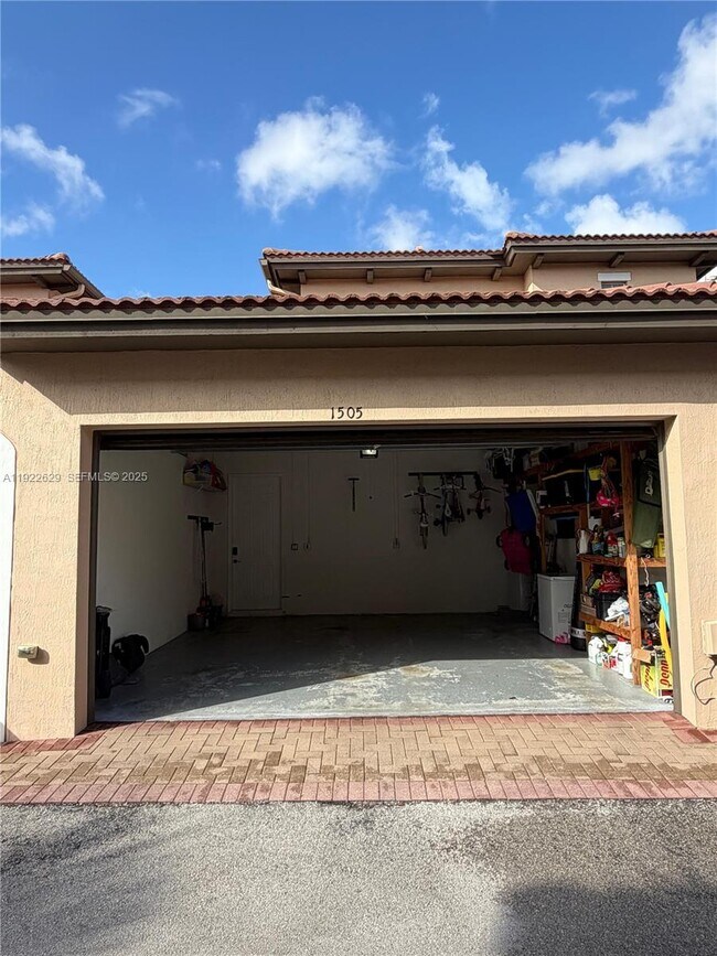 Building Photo - 1505 SW 147th Ave