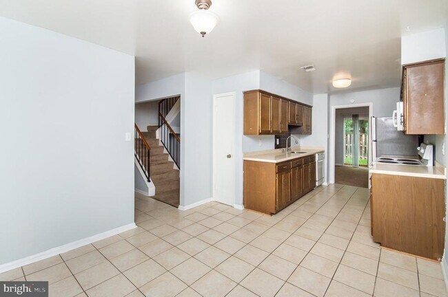 Building Photo - 3210 Gemstone Ct