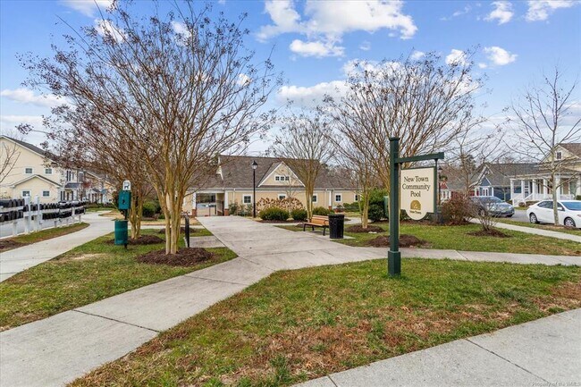 Building Photo - 4320 Lydias Dr