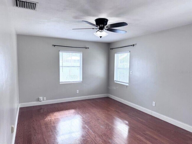 Building Photo - 1406 Ensenada Dr