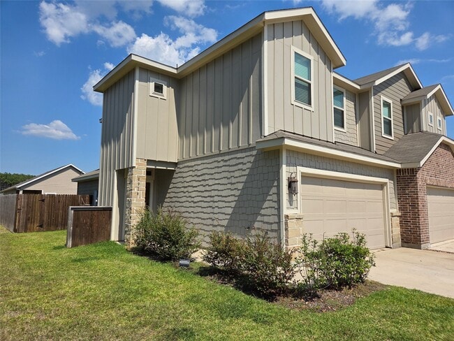 Building Photo - 9914 Grosbeak Ln