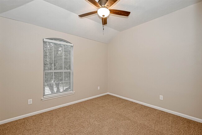 Building Photo - 4026 N Barnett Way