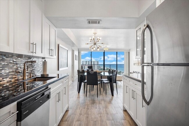 Building Photo - 2101 S Ocean Dr