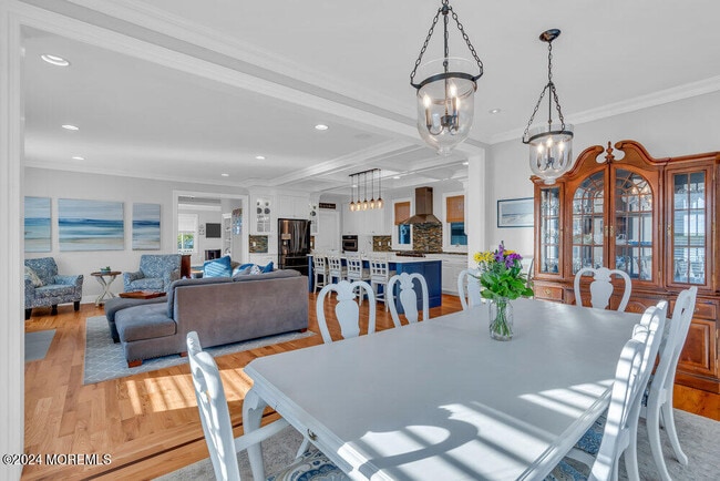 Building Photo - 300 Salem Ave