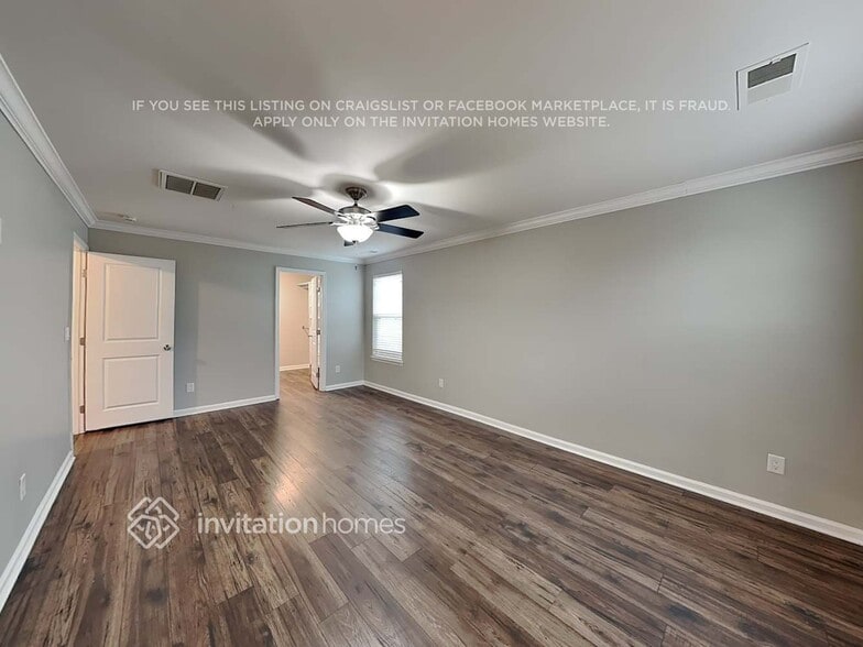 Building Photo - 223 Elba Dr