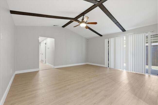 Building Photo - 2132 Bordeaux Dr