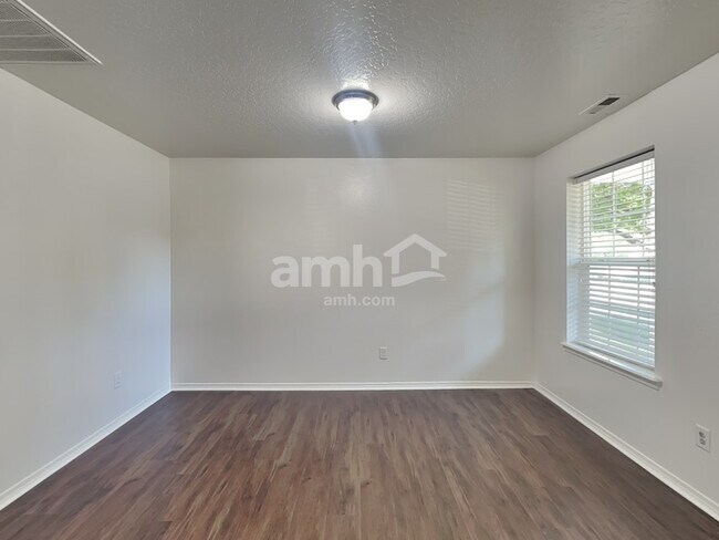 Building Photo - 9220 W Hearthside Dr