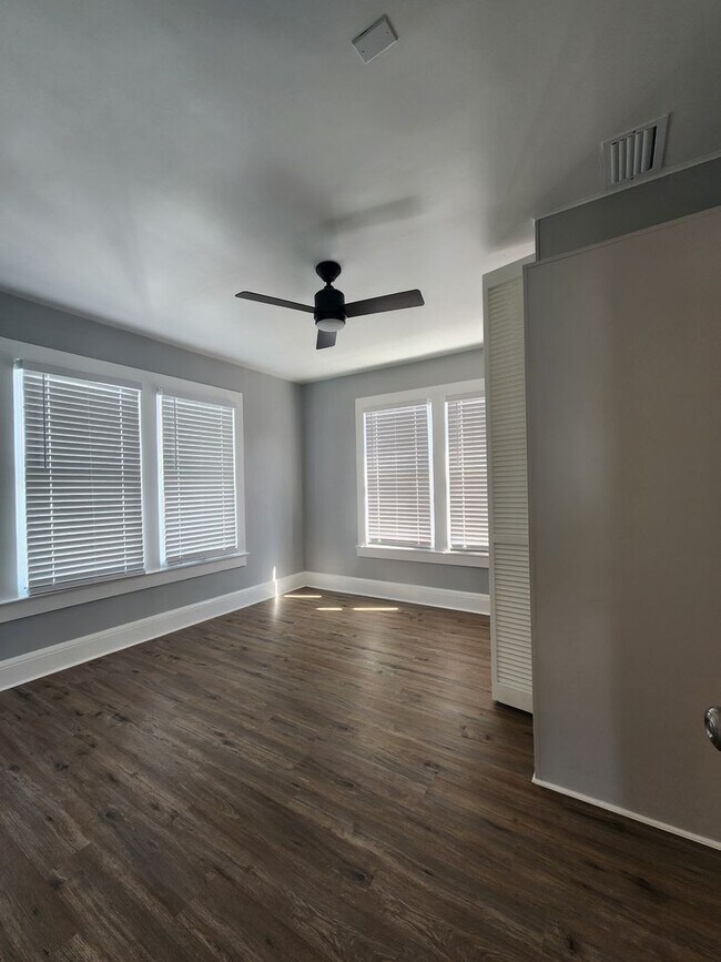 Building Photo - **UNDER NEW MANAGEMENT **   Renovated 2 Be...